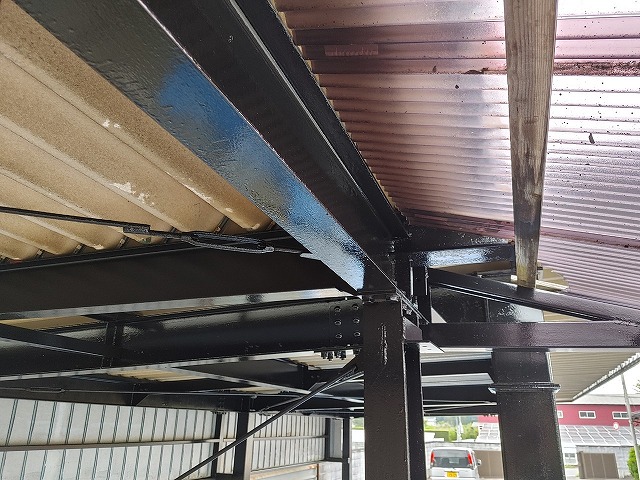 鉄骨車庫塗装完了